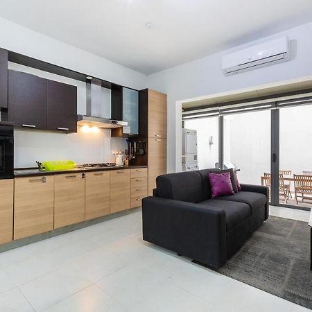 Centre Paceville Apt With Terrace, Bbq & Wifi By 360 Estates Saint Julian's 외부 사진