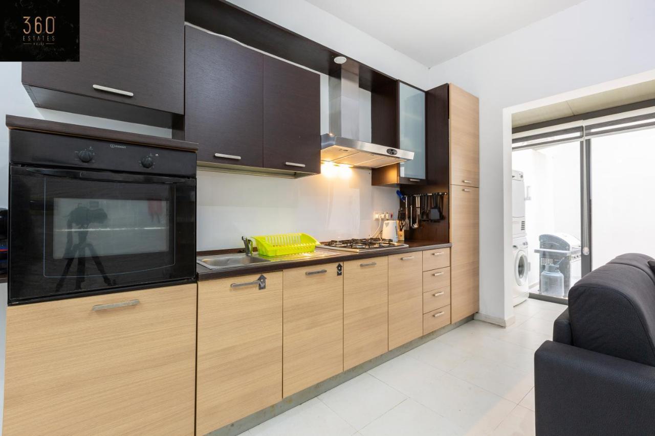 Centre Paceville Apt With Terrace, Bbq & Wifi By 360 Estates Saint Julian's 외부 사진