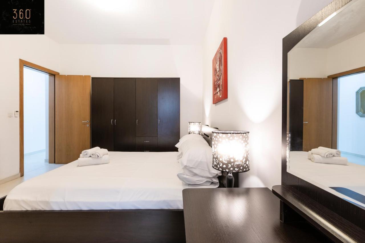 Centre Paceville Apt With Terrace, Bbq & Wifi By 360 Estates Saint Julian's 외부 사진